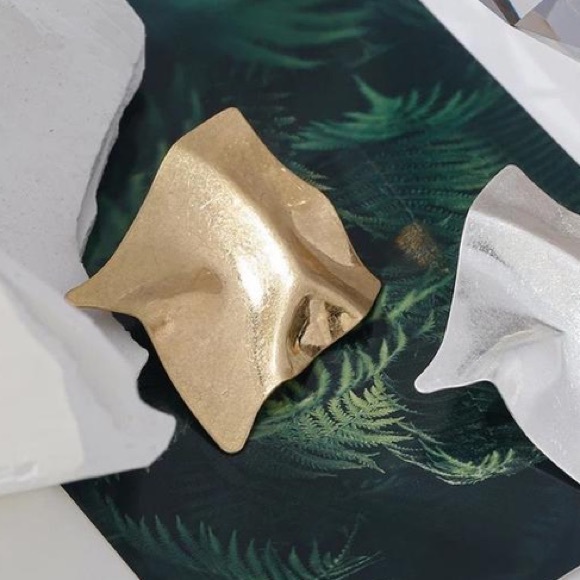 💛18K gold plated bold dim earrings - Picture 4 of 11